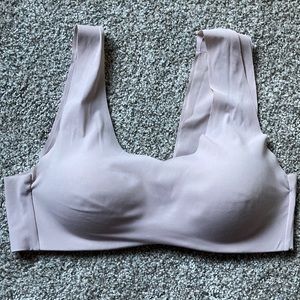 SOLD Hanes Seamless Bra
